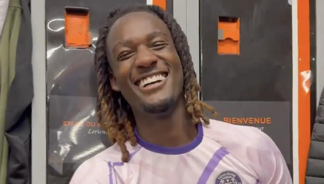 VIDÉOS - Dans le vestiaire du TFC : le sourire d’Ibrahim Cissoko, le cri de guerre lancé par Guillaume Restes