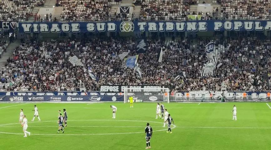 Les Ultramarines Bordeaux ont rendu hommage à Adrien, le supporter du TFC décédé