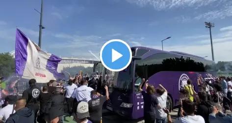 En vidéos : Le départ du bus du TFC pour Blagnac avec de nombreux supporters