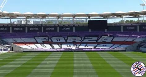 La pelouse du Stadium au pied du podium de Ligue 2