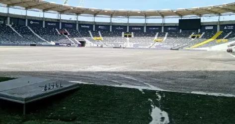 La pelouse du Stadium a été refaite pour la nouvelle saison de Ligue 1