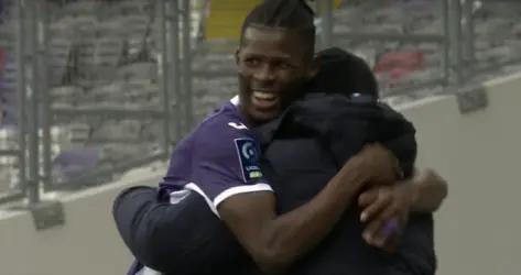 TFC - Grenoble : Bayo superstar et une histoire de coups de pied arrêtés...