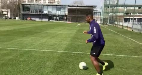 En vidéo : Wesley Saïd a retouché le ballon