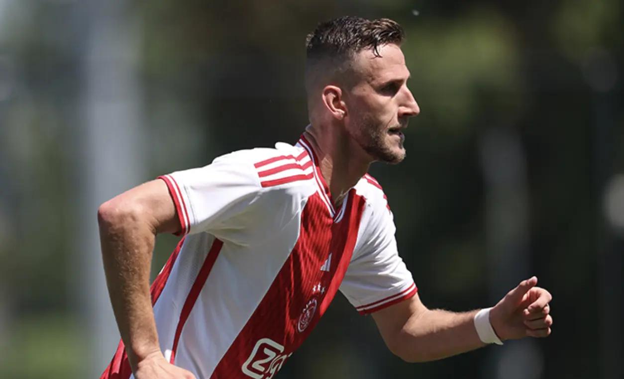 Le chaos à l’Ajax, “ça fait mal” dit Branco van den Boomen