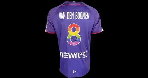 Les maillots de Van den Boomen, Dejaegere et Ngoumou mis aux enchères pour lutter contre l'homophobie