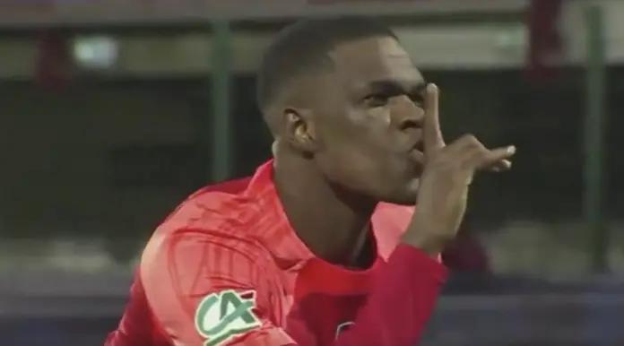 FC Rouen : Kabongo a réussi son tir au but avec une rupture du tendon d’Achille