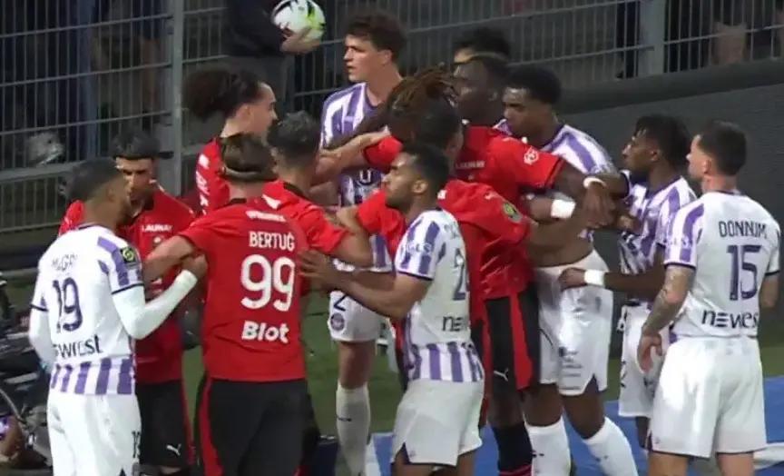 "Une catastrophe", "un visage indigne", le Stade Rennais en crise après la défaite face au TFC